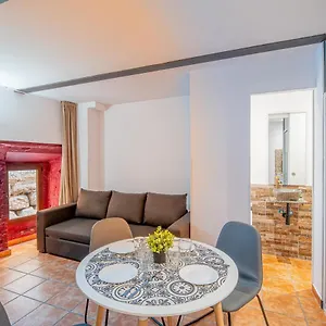 https://apartamento-1-en-la-muralla-romana-junto-a-la-catedral.top-hotels-tarragona.com